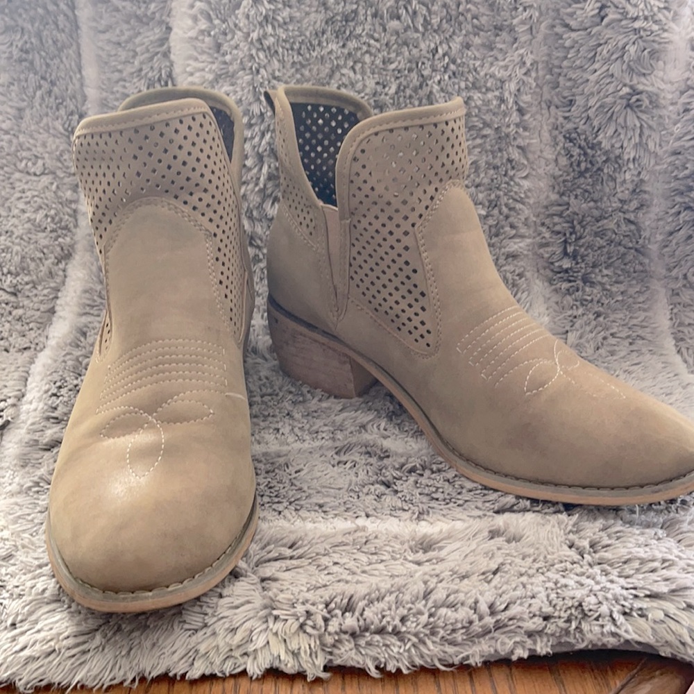Ankle boots Grey with wood heel